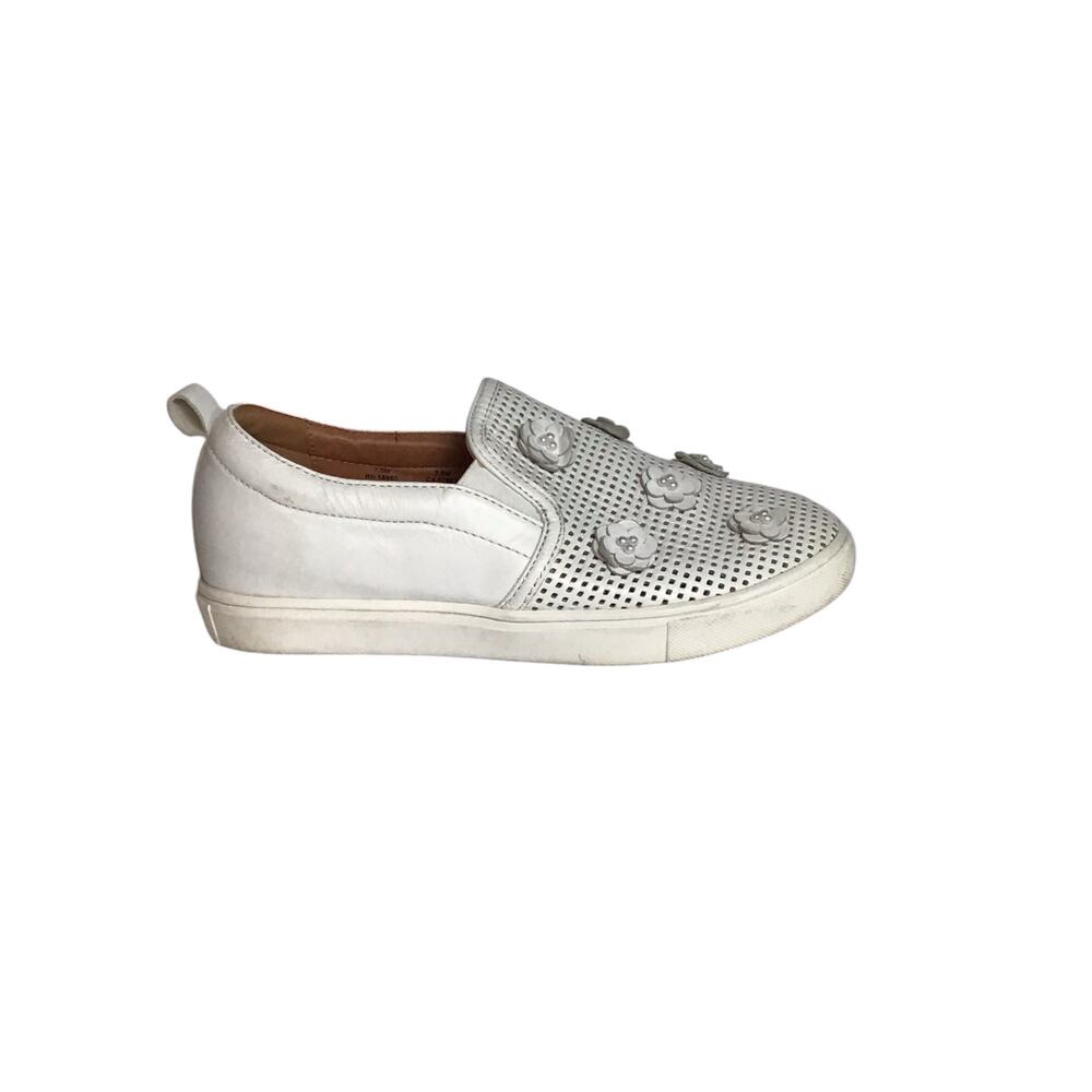 Caslon Women Eden 3 Leather Perforated Flower Slip On White Comfort Shoes 7.5